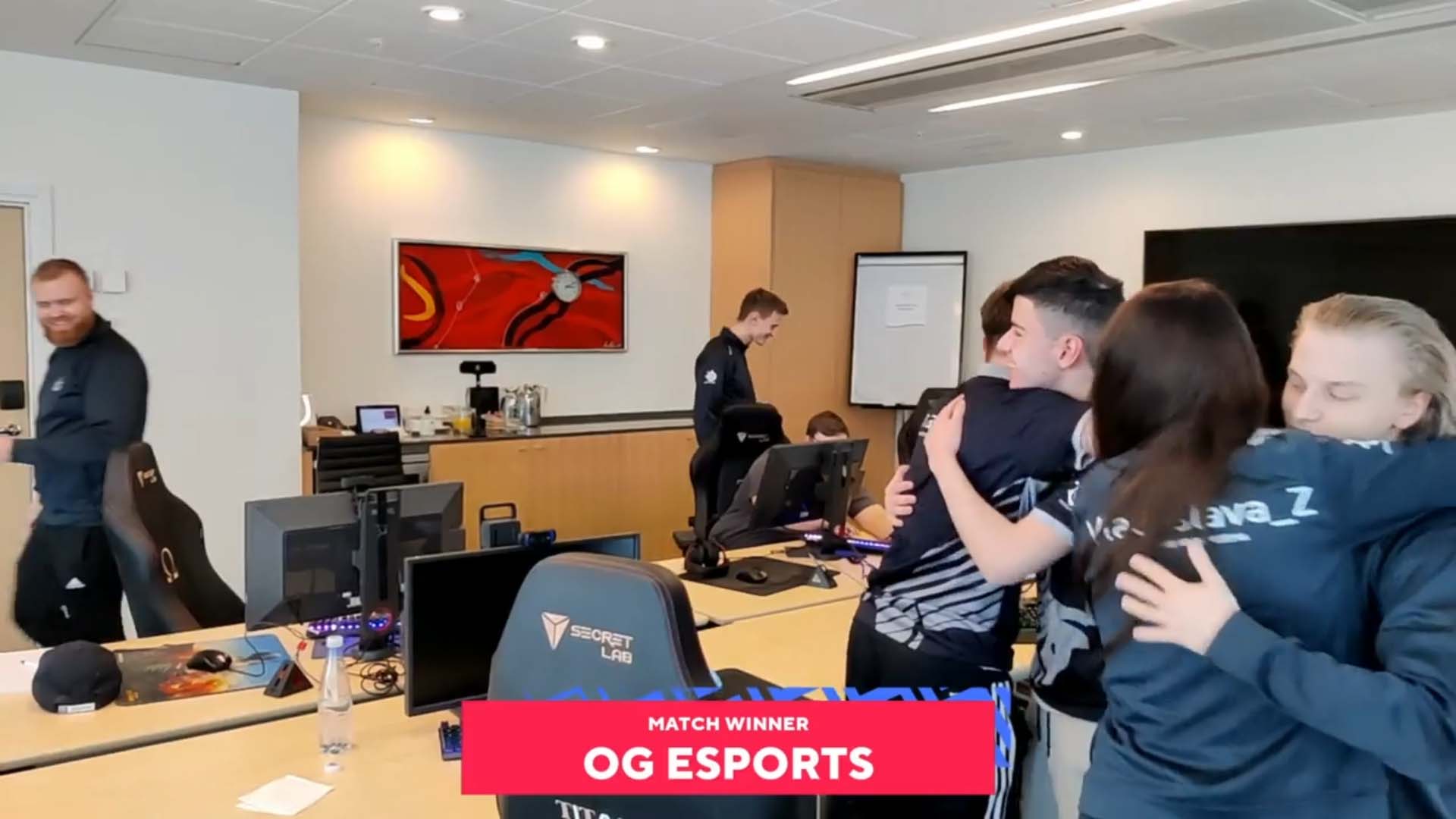 Astralis suli OG:n käsiin