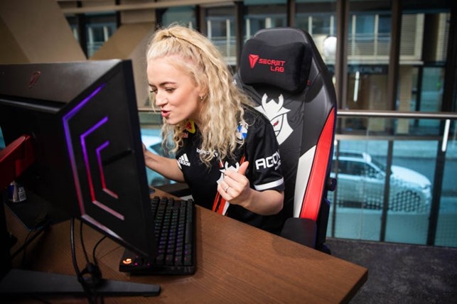 G2 Esportsin Michaela Lindtrup on ottanut kantaa naisten ammattiliigoihin