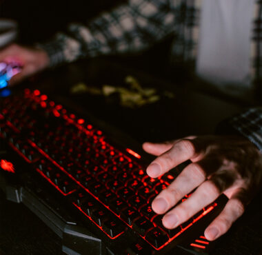 Miten esport-urheilijoiden on mahdollista löytää sponsoreita?